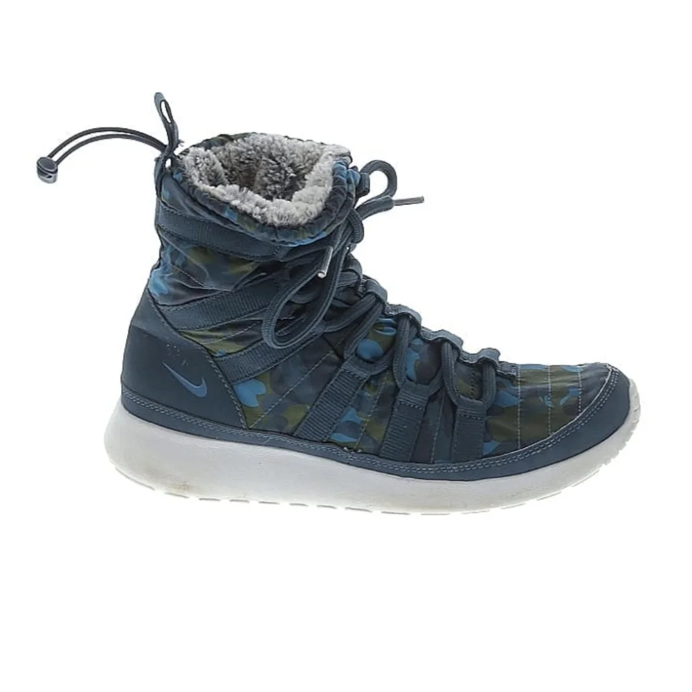 NIKE Women Roshe One Hi Print Sneaker Boot in Squadron Blue Sz 8.5 - Picture 2 of 11